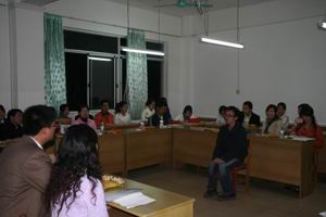人文学院召开2004级就业创业座谈会