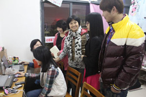 人文学院辅导员班主任新学期走访宿舍