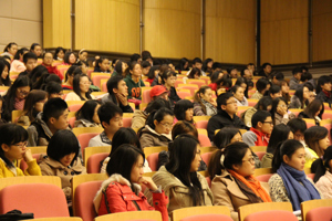 人文学院召开全体学生安全教育大会