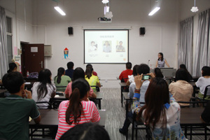 人文学院学生记者团举办新闻写作培训会