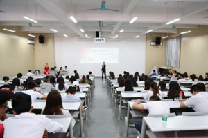 人文学院成功举办纪念长征胜利80周年系列主题活动