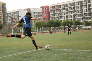 战火重燃 挥洒激情——人文学院VS影视与传媒学院足球赛