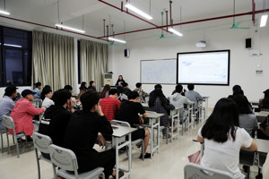 人文学院记者团开展新媒体专题培训