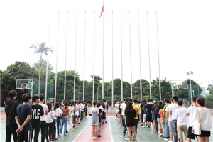 人文学院顺利开展南湖校区升旗仪式