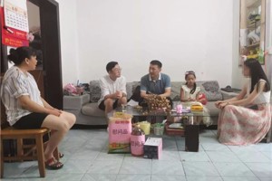 助力脱贫攻坚 传递资助情怀——我院开展暑假家庭经济困难学生走访慰问活动