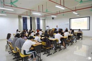 人文学院考研动员与经验分享会顺利举行