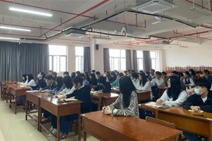 【人文青年】学党史、强信念、跟党走：人文学院团委组织学生干部分享广西日报社报史展览馆参观心得