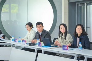 我院李君教授参加首届新时代学校美育高峰论坛