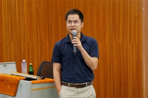 人文学院第13期“学创大讲堂”开讲：创意先行，新时代产业源动力的双创启示