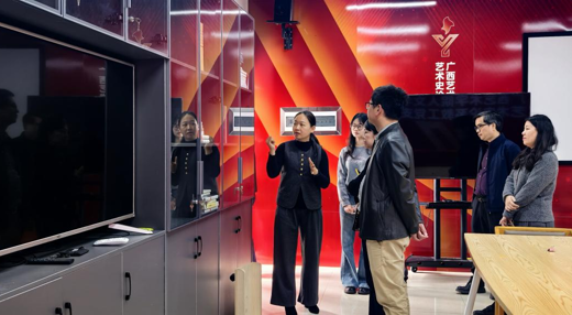 深化校企协同 共促人文发展——人文学院与广西民族出版社开展校企合作交流座谈