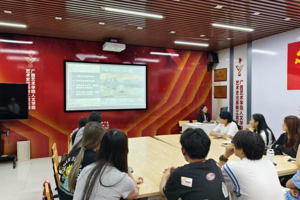 人文学院研究生会开展“我为同学做实事·助力研究生成长成才”活动暨考研经验分享会