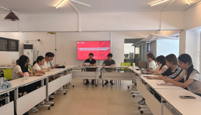 人文学院召开学习贯彻习近平总书记给中国青年五四奖章获得者暨新时代青年先锋奖获奖者代表重要回信精神座谈会