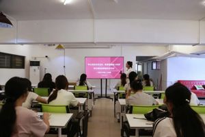 【人文学工】资助政策宣传月｜人文学院开展“学生资助伴你成长，教育强国奋斗有我”受奖助学生先进事迹分享会
