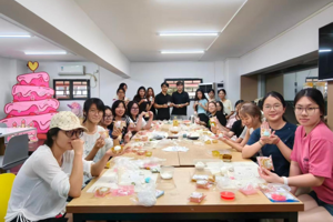 【人文青年】“一站式”学生社团｜人文学院开展“月圆人文·冰皮沁心”主题活动
