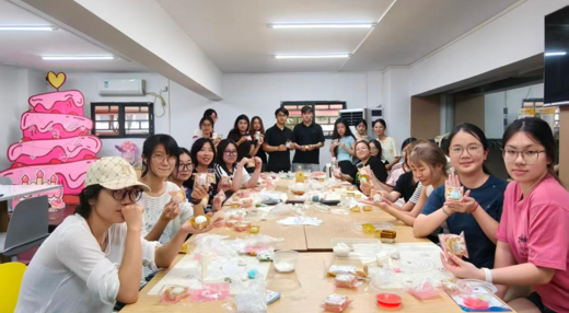 【人文青年】“一站式”学生社团｜人文学院开展“月圆人文·冰皮沁心”主题活动